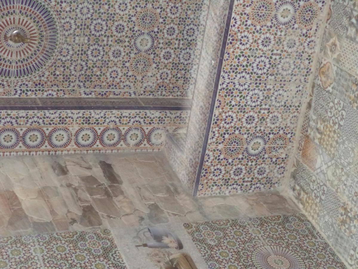 Dar Nouzha A Hotel Fez Bagian luar foto